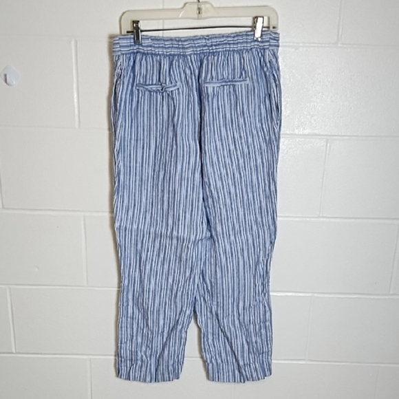 Casual Lagenlook Denim Blue Striped Linen Cropped Pants with Button Accents - Picture 2 of 11